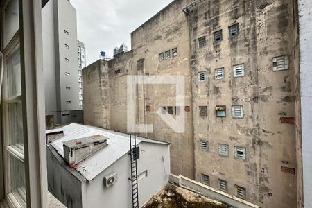 Vista Sala/Quarto de kitnet/studio para alugar com 1 quarto, 42m² em Centro Histórico, Porto Alegre