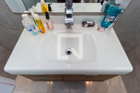 Apartamento à venda com 82m², 2 quartos e 1 vaga Apartamento à venda com 82m², 2 quartos e 1 vagaDetalhe - Banheiro