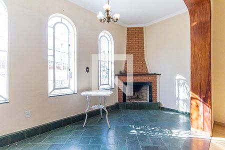 Casa à venda com 250m², 3 quartos e 3 vagasSala