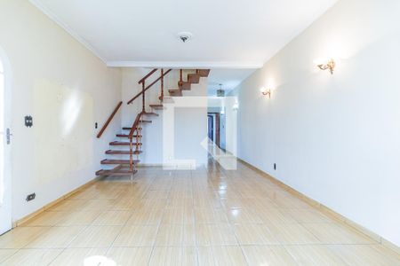 Casa à venda com 250m², 3 quartos e 3 vagasSala