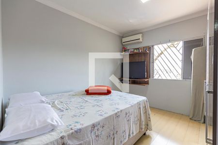 Quarto 1 de casa à venda com 3 quartos, 234m² em Jardim Cristiane, Santo André