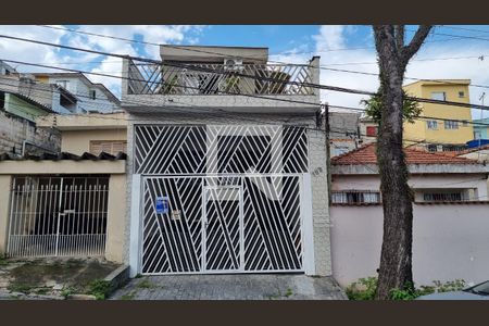Fachada de casa à venda com 3 quartos, 234m² em Jardim Cristiane, Santo André