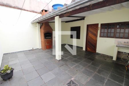 Casa para alugar com 100m², 2 quartos e 1 vagaQuintal