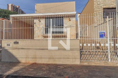 Casa à venda com 138m², 2 quartos e 3 vagasFachada
