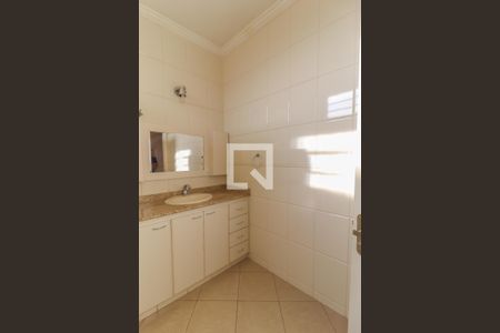 Casa à venda com 138m², 2 quartos e 3 vagasBanheiro