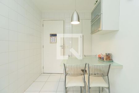 Apartamento à venda com 143m², 3 quartos e 2 vagas Apartamento à venda com 143m², 3 quartos e 2 vagasCozinha