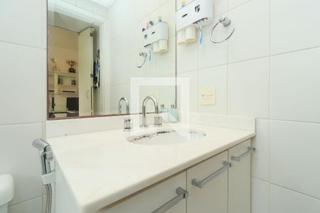 Apartamento à venda com 143m², 3 quartos e 2 vagas Apartamento à venda com 143m², 3 quartos e 2 vagasBanheiro da Suíte 2