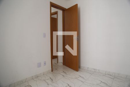 Quarto 2 de apartamento para alugar com 2 quartos, 43m² em Jardim Íris, São Paulo