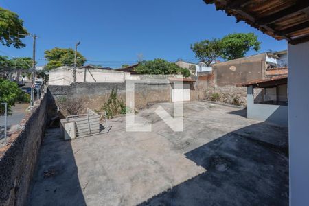 Casa à venda com 180m², 4 quartos e 8 vagas Casa à venda com 180m², 4 quartos e 8 vagasÁrea externa