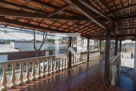 Varanda de casa à venda com 4 quartos, 180m² em Santa Mônica, Belo Horizonte