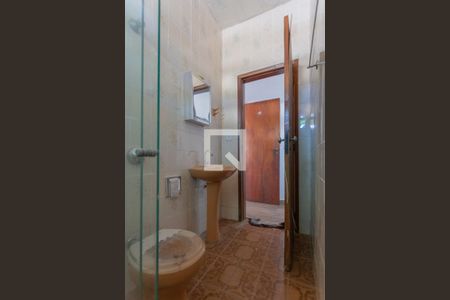 Casa à venda com 180m², 4 quartos e 8 vagas Casa à venda com 180m², 4 quartos e 8 vagasBanheiro da Suíte