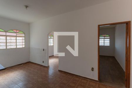 Casa à venda com 180m², 4 quartos e 8 vagas Casa à venda com 180m², 4 quartos e 8 vagasCopa