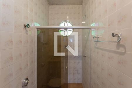 Casa à venda com 180m², 4 quartos e 8 vagas Casa à venda com 180m², 4 quartos e 8 vagasBanheiro