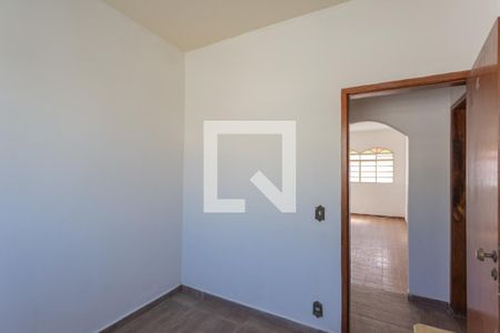 Casa à venda com 180m², 4 quartos e 8 vagas Casa à venda com 180m², 4 quartos e 8 vagasQuarto 3