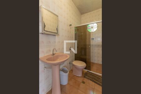 Casa à venda com 180m², 4 quartos e 8 vagas Casa à venda com 180m², 4 quartos e 8 vagasBanheiro