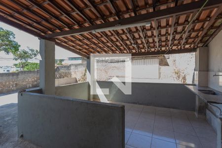 Casa à venda com 180m², 4 quartos e 8 vagas Casa à venda com 180m², 4 quartos e 8 vagasÁrea externa