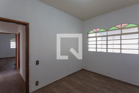 Casa à venda com 180m², 4 quartos e 8 vagas Casa à venda com 180m², 4 quartos e 8 vagasQuarto 2