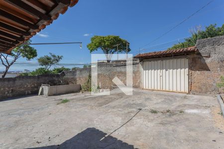 Casa à venda com 180m², 4 quartos e 8 vagas Casa à venda com 180m², 4 quartos e 8 vagasÁrea externa