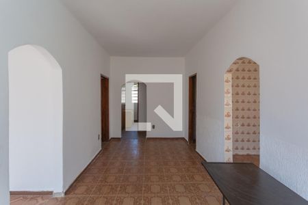 Casa à venda com 180m², 4 quartos e 8 vagas Casa à venda com 180m², 4 quartos e 8 vagasCopa