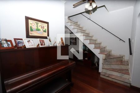 Casa à venda com 210m², 4 quartos e 3 vagasHall