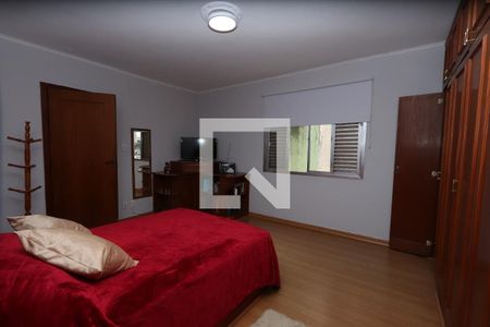 Casa à venda com 210m², 4 quartos e 3 vagasSuíte master