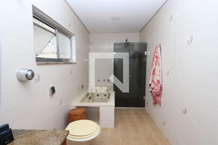 Casa à venda com 210m², 4 quartos e 3 vagasBanheiro da Suíte master