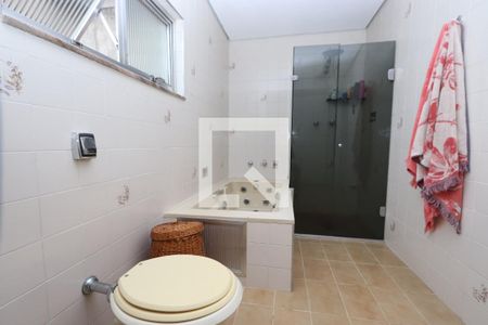 Casa à venda com 210m², 4 quartos e 3 vagasBanheiro da Suíte master