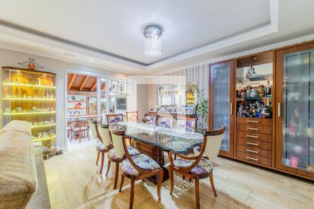 Casa à venda com 4 quartos, 257m² em Jardim Carvalho, Porto Alegre