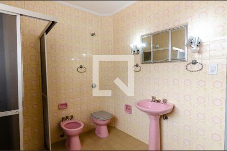 Casa à venda com 144m², 4 quartos e 1 vagaBanheiro