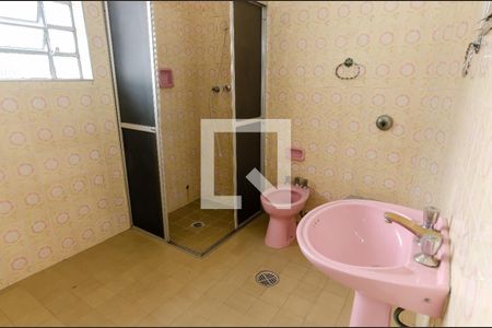 Casa à venda com 144m², 4 quartos e 1 vagaBanheiro