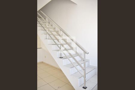 Escada de casa para alugar com 2 quartos, 96m² em Campo Grande, Rio de Janeiro