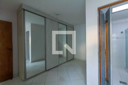 Casa à venda com 128m², 3 quartos e 2 vagasSuíte