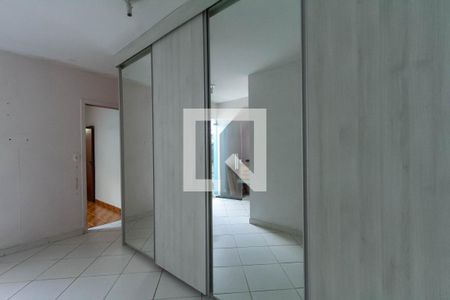 Casa à venda com 128m², 3 quartos e 2 vagasSuíte