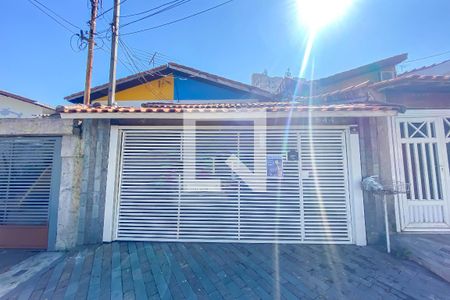 Casa à venda com 128m², 3 quartos e 2 vagasFachada