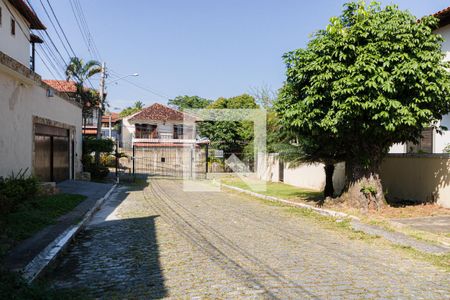 Casa de condomínio à venda com 391m², 3 quartos e 2 vagasCondomínio
