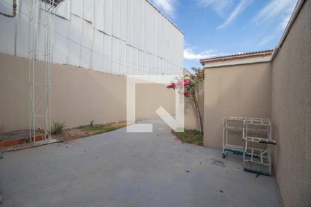 Casa para alugar com 124m², 2 quartos e 6 vagasQuintal