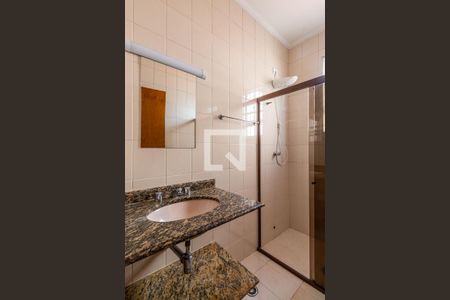 Casa à venda com 208m², 3 quartos e 2 vagas Casa à venda com 208m², 3 quartos e 2 vagasBanheiro