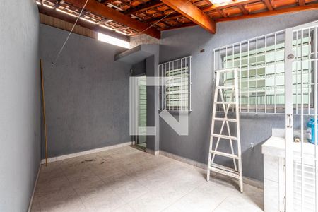 Casa à venda com 208m², 3 quartos e 2 vagas Casa à venda com 208m², 3 quartos e 2 vagasVaranda