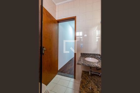 Casa à venda com 208m², 3 quartos e 2 vagas Casa à venda com 208m², 3 quartos e 2 vagasBanheiro