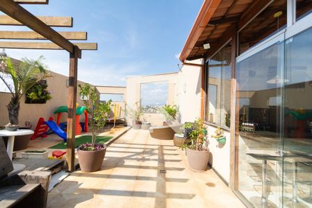 Apartamento à venda com 340m², 3 quartos e 3 vagasCobertura