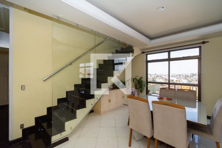 Apartamento à venda com 340m², 3 quartos e 3 vagasEscada para Cobertura