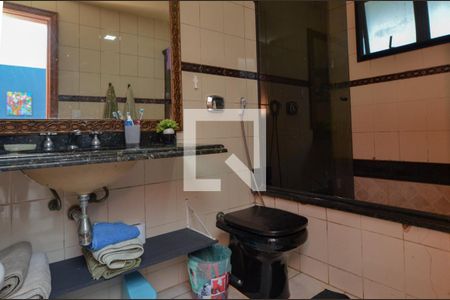 Apartamento à venda com 180m², 5 quartos e 3 vagas Apartamento à venda com 180m², 5 quartos e 3 vagasBanheiro da Suíte 3
