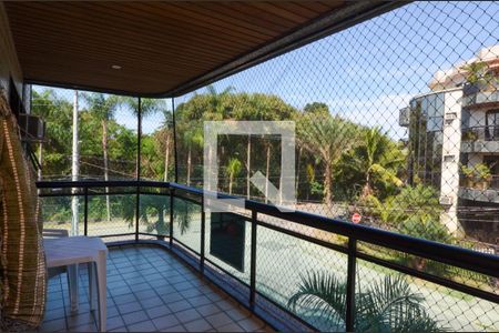 Apartamento à venda com 180m², 5 quartos e 3 vagas Apartamento à venda com 180m², 5 quartos e 3 vagasVaranda