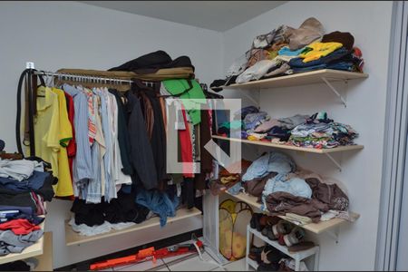 Apartamento à venda com 180m², 5 quartos e 3 vagas Apartamento à venda com 180m², 5 quartos e 3 vagasCloset da Suíte 3