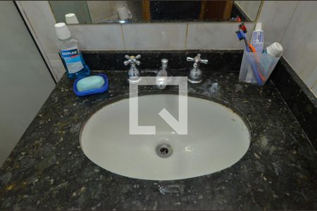 Apartamento à venda com 180m², 5 quartos e 3 vagas Apartamento à venda com 180m², 5 quartos e 3 vagasBanheiro da Suíte 2