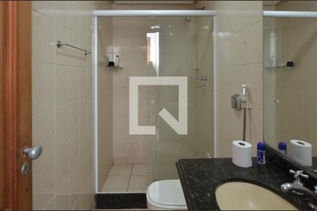 Apartamento à venda com 180m², 5 quartos e 3 vagas Apartamento à venda com 180m², 5 quartos e 3 vagasBanheiro social