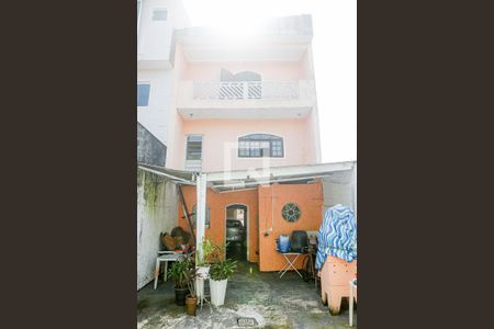 Casa à venda com 250m², 2 quartos e 8 vagas Casa à venda com 250m², 2 quartos e 8 vagasQuintal