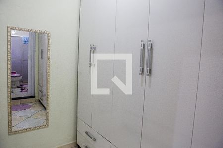 Casa à venda com 250m², 2 quartos e 8 vagas Casa à venda com 250m², 2 quartos e 8 vagasCloset