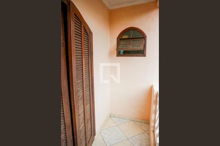 Casa à venda com 250m², 2 quartos e 8 vagas Casa à venda com 250m², 2 quartos e 8 vagasVaranda