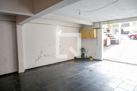 Casa à venda com 250m², 2 quartos e 8 vagas Casa à venda com 250m², 2 quartos e 8 vagasGaragem